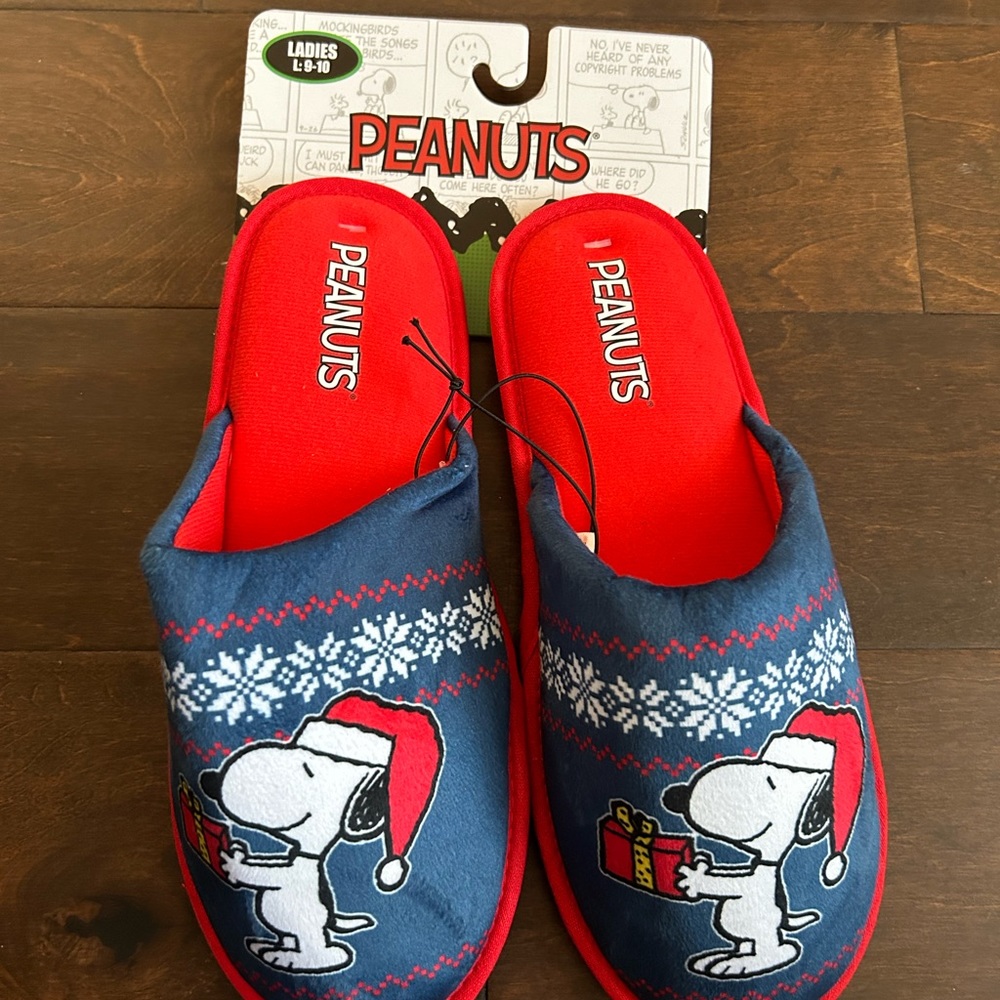 Peanuts Snoopy Womens Christmas Slippers Snowflake New
